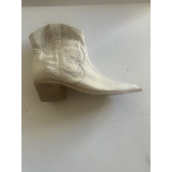 DOLCE VITA Point Toe Block Heel Fx Suede Western Ankle Booties Ivory Cream Sz 6 - Picture 12 of 13